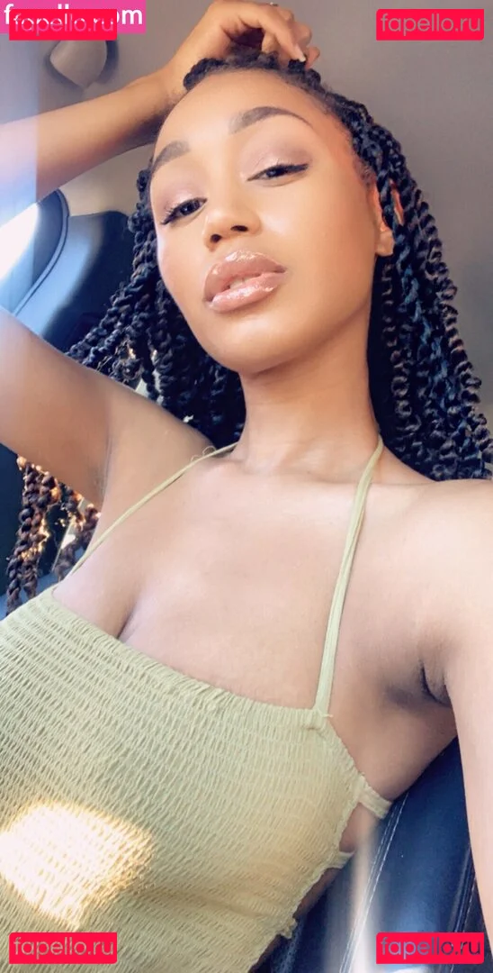 Nia Simone Onlyfans Photo Gallery 