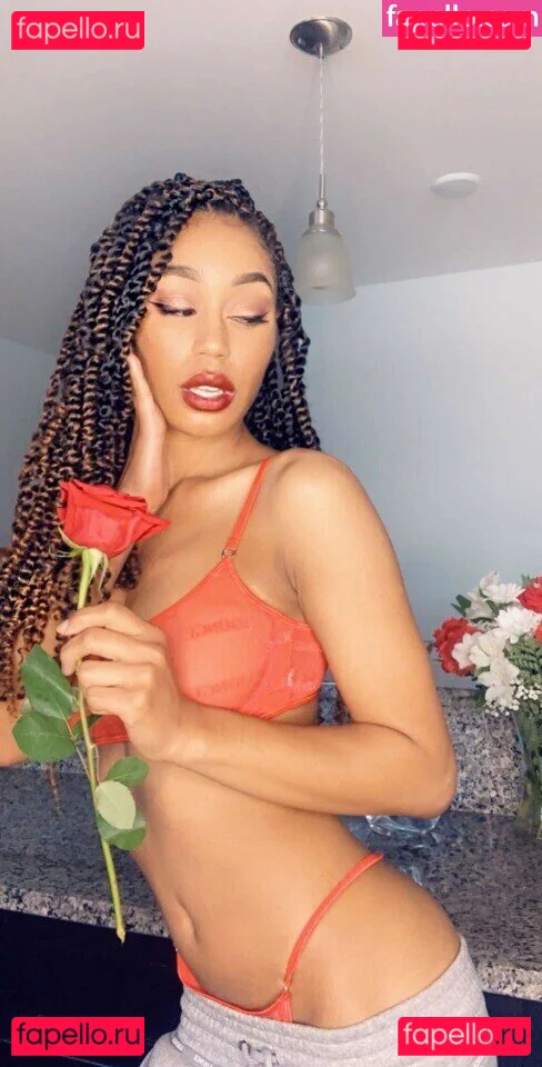 Nia Simone Onlyfans Photo Gallery 