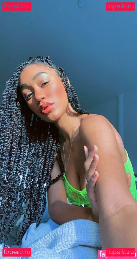 Nia Simone Onlyfans Photo Gallery 