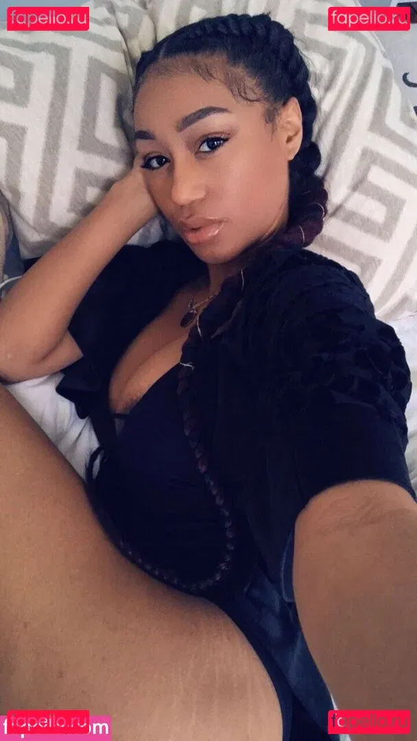Nia Simone Onlyfans Photo Gallery 