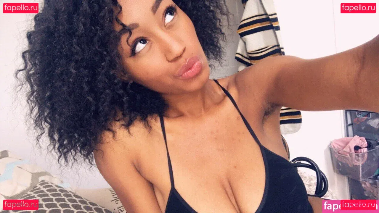 Nia Simone Onlyfans Photo Gallery 