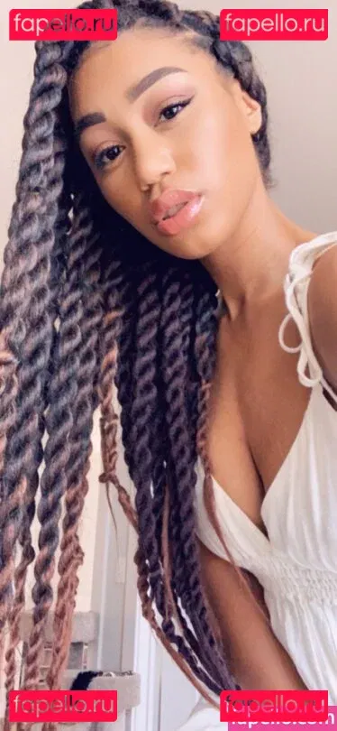 Nia Simone Onlyfans Photo Gallery 