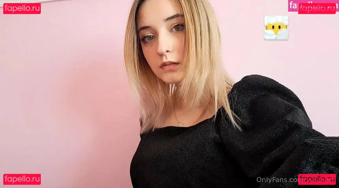 yulipurrr Onlyfans Photo Gallery 