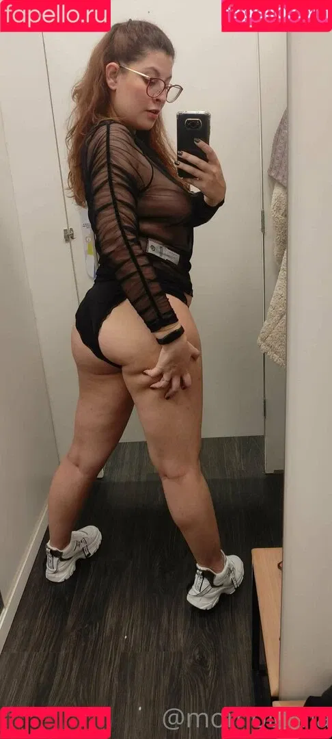 MomoTama Onlyfans Photo Gallery 
