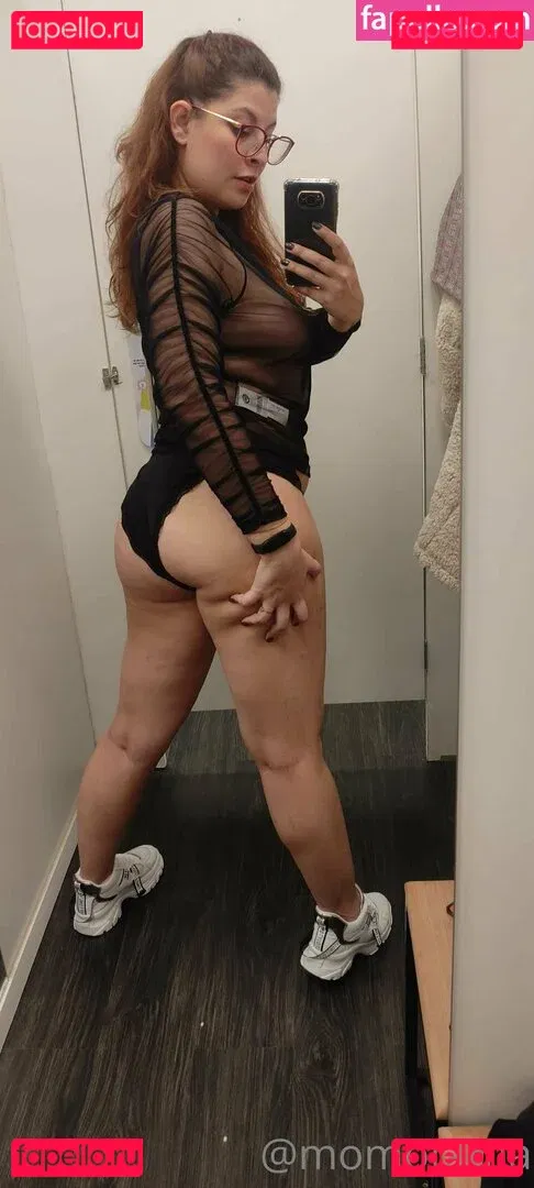 MomoTama Onlyfans Photo Gallery 