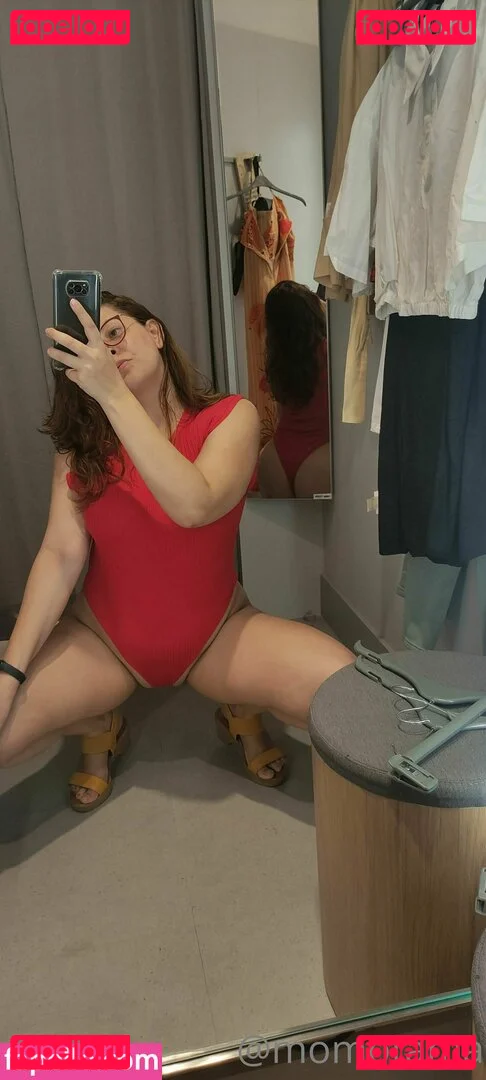 MomoTama Onlyfans Photo Gallery 