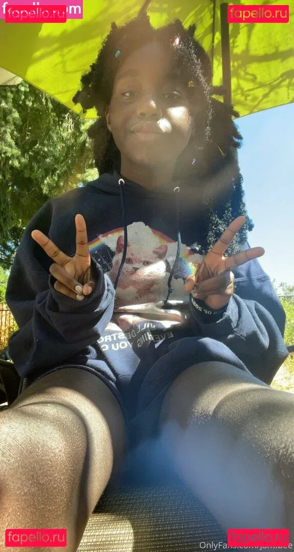 jam.bee Onlyfans Photo Gallery 