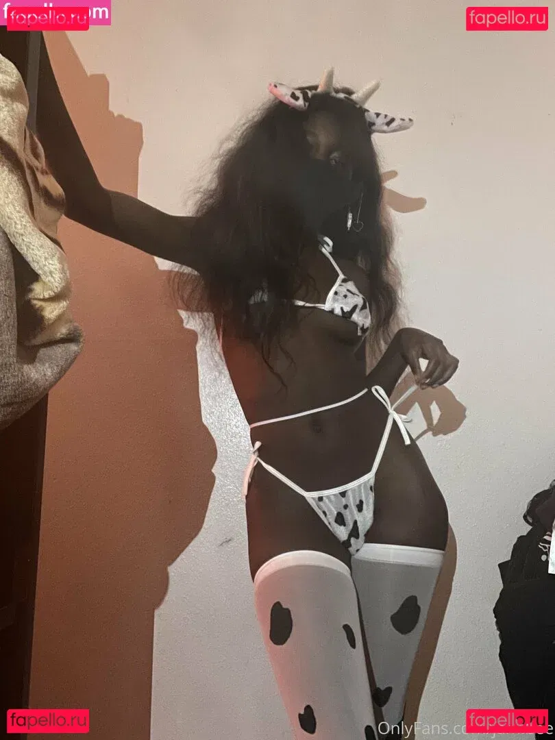 jam.bee Onlyfans Photo Gallery 