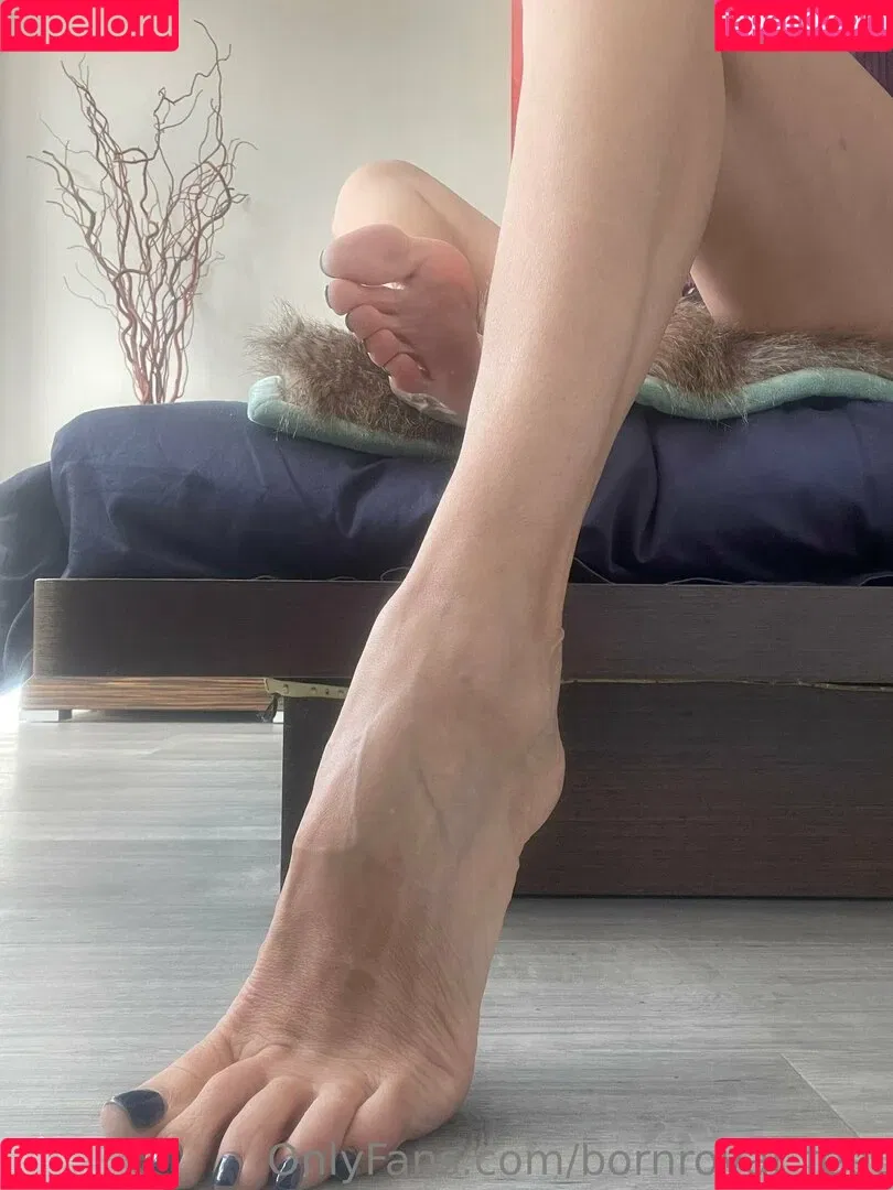 bornroyal_feet Onlyfans Photo Gallery 