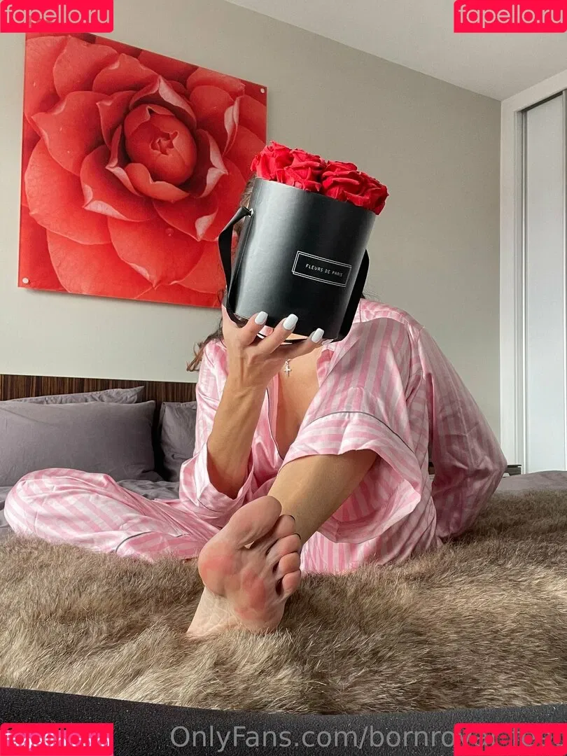 bornroyal_feet Onlyfans Photo Gallery 