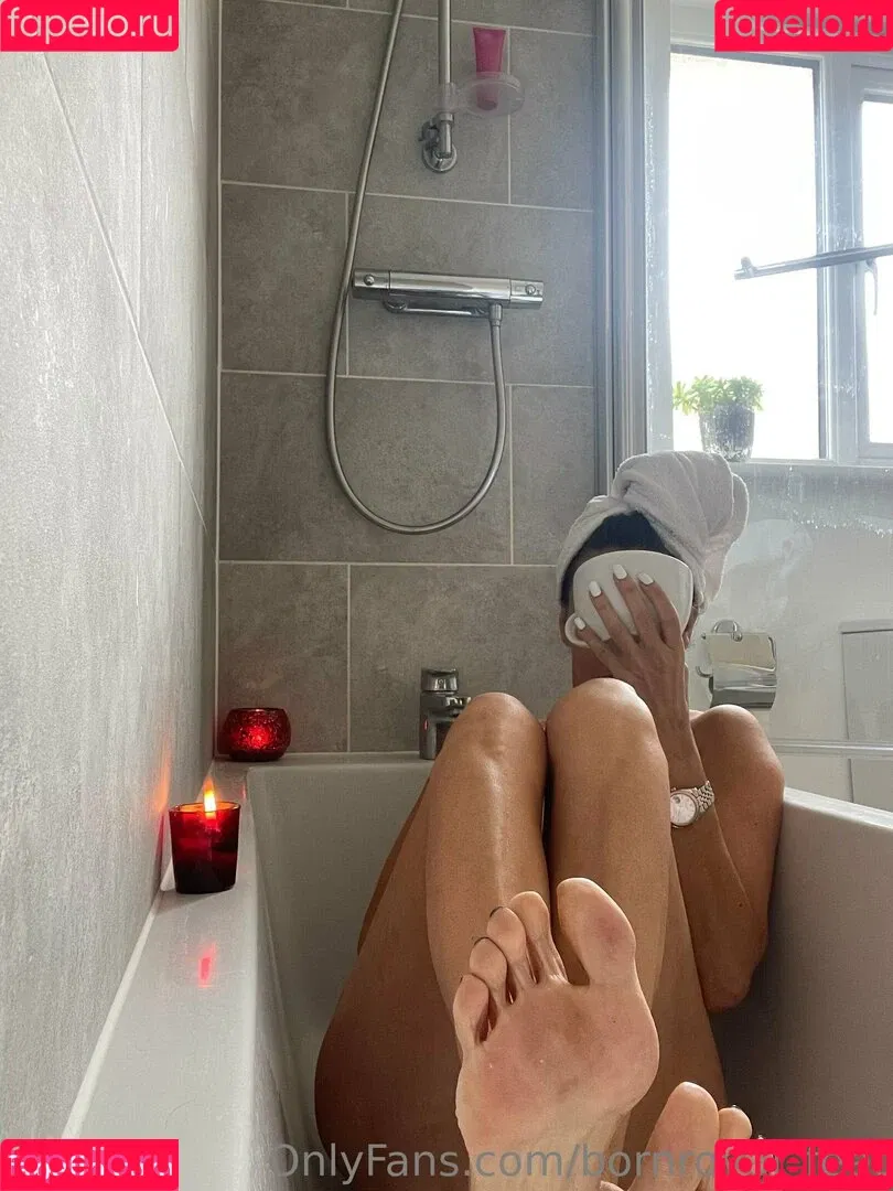 bornroyal_feet Onlyfans Photo Gallery 