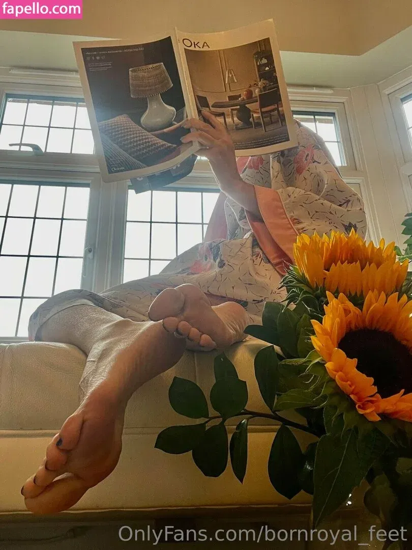 bornroyal_feet Onlyfans Photo Gallery 