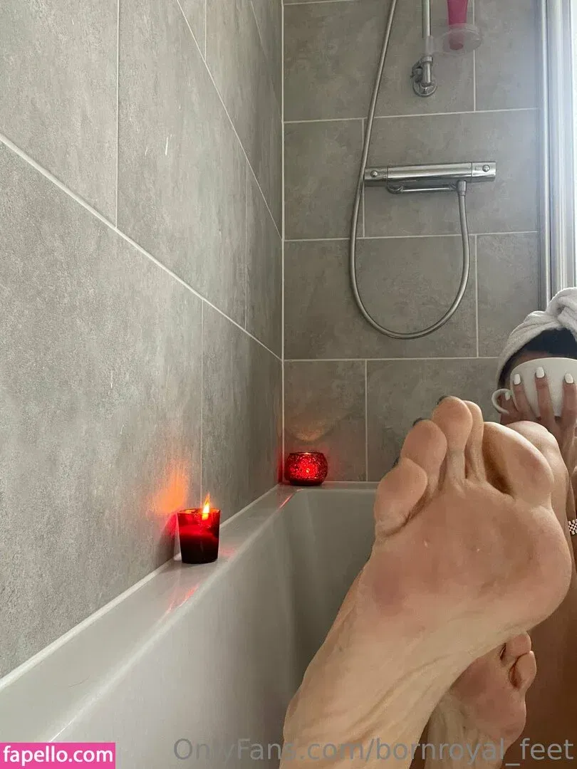 bornroyal_feet Onlyfans Photo Gallery 
