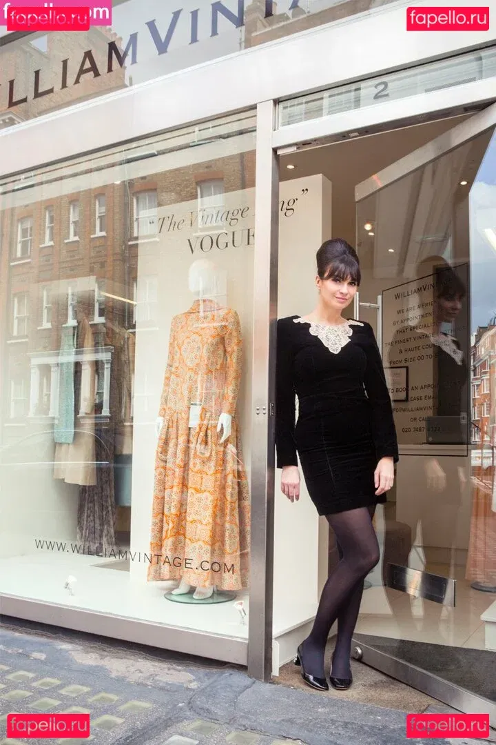 Gizzi Erskine Onlyfans Photo Gallery 