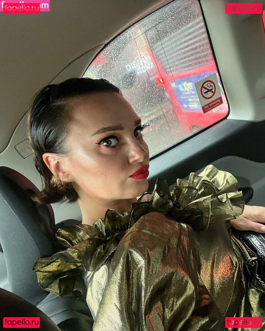 Gizzi Erskine Onlyfans Photo Gallery 