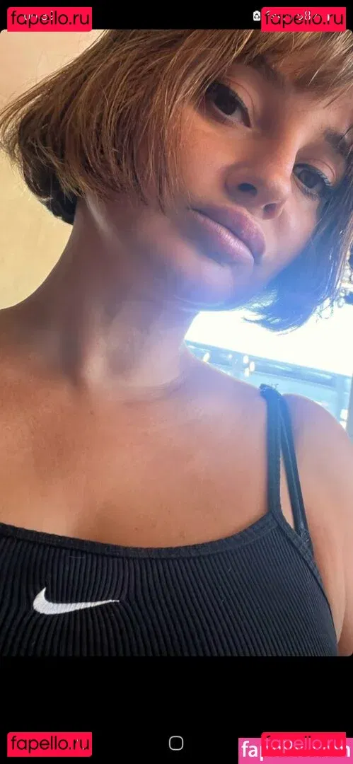 Gizzi Erskine Onlyfans Photo Gallery 