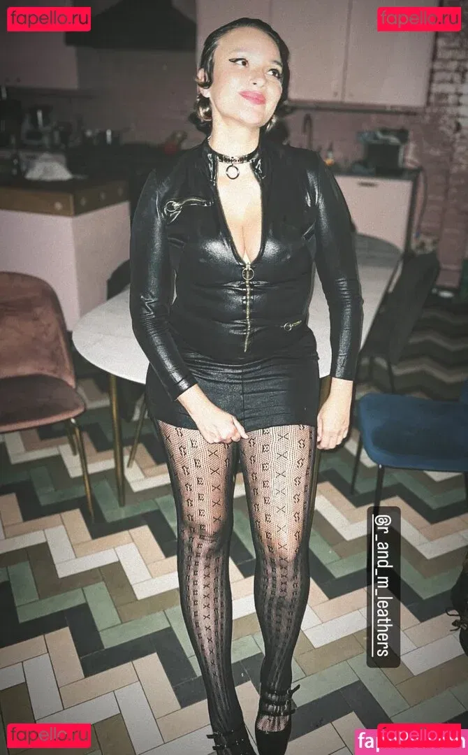 Gizzi Erskine Onlyfans Photo Gallery 