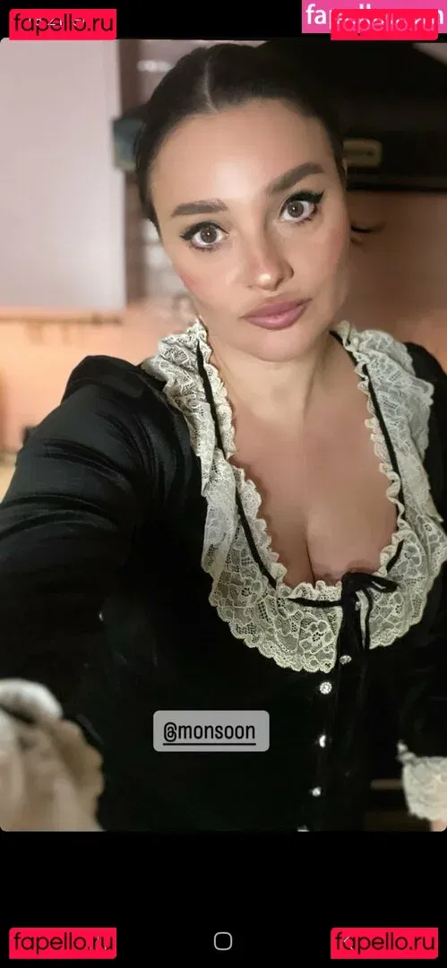 Gizzi Erskine Onlyfans Photo Gallery 