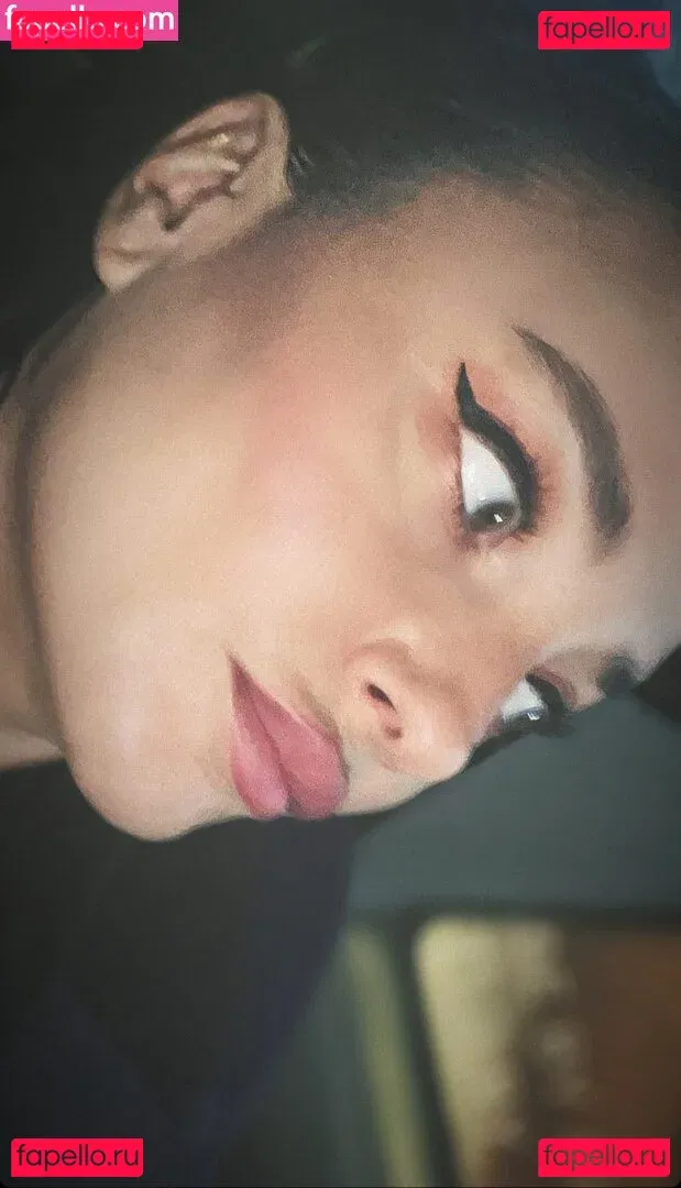 Gizzi Erskine Onlyfans Photo Gallery 