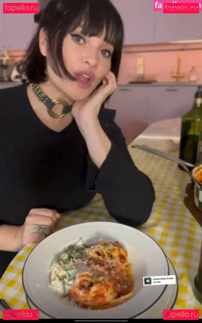 Gizzi Erskine Onlyfans Photo Gallery 