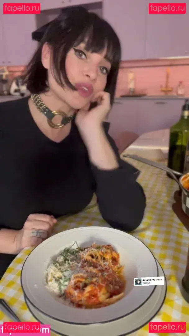 Gizzi Erskine Onlyfans Photo Gallery 