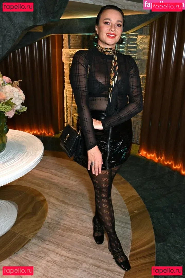 Gizzi Erskine Onlyfans Photo Gallery 