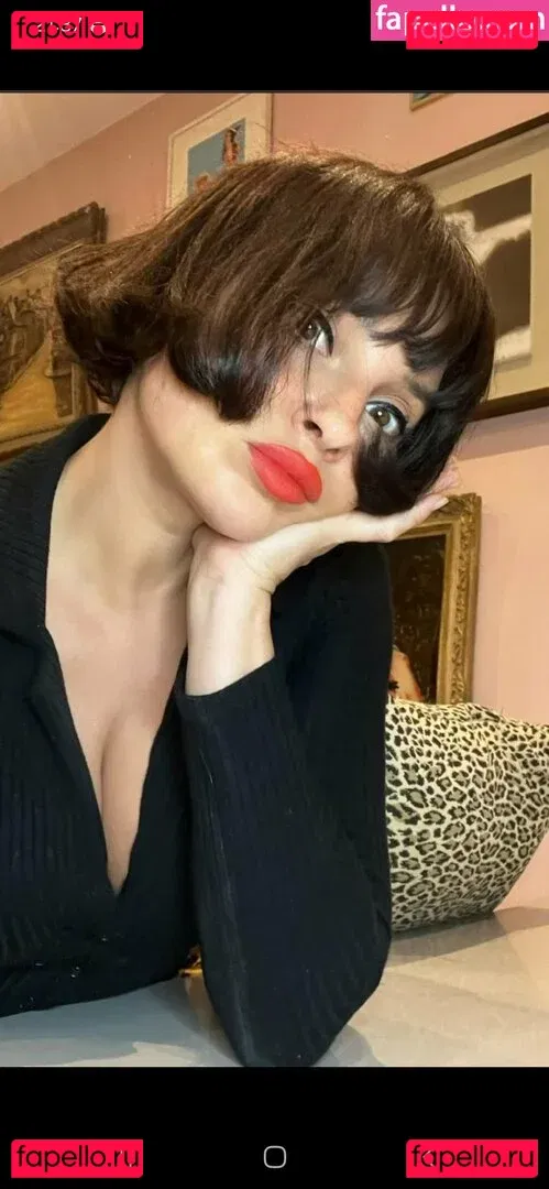 Gizzi Erskine Onlyfans Photo Gallery 