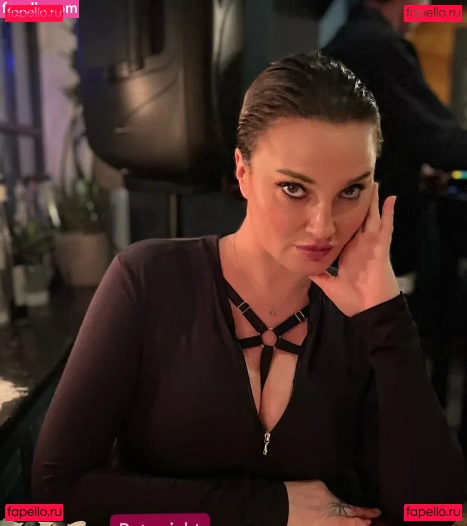 Gizzi Erskine Onlyfans Photo Gallery 