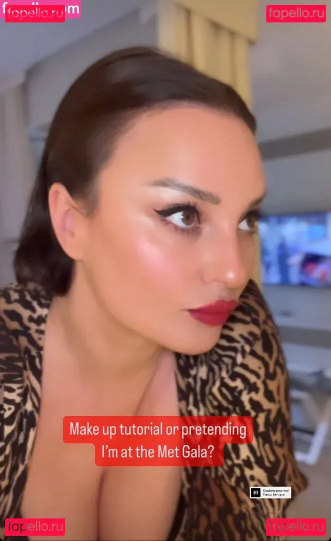 Gizzi Erskine Onlyfans Photo Gallery 