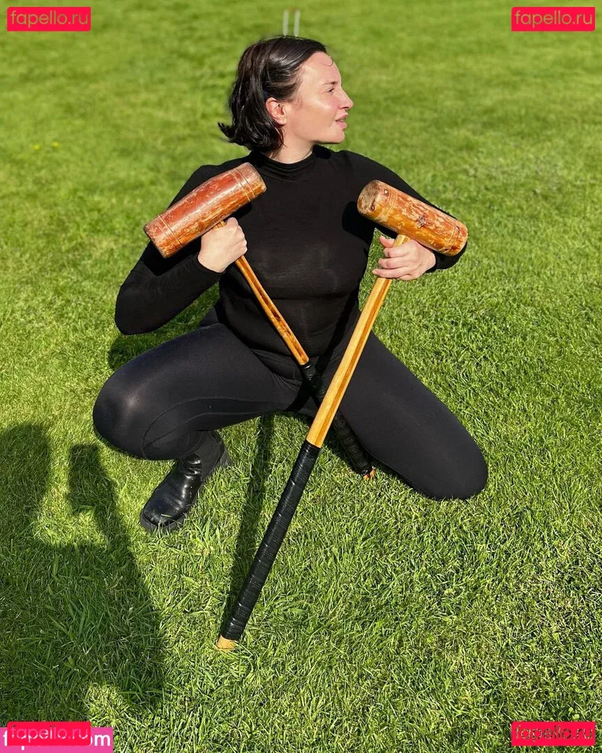 Gizzi Erskine Onlyfans Photo Gallery 