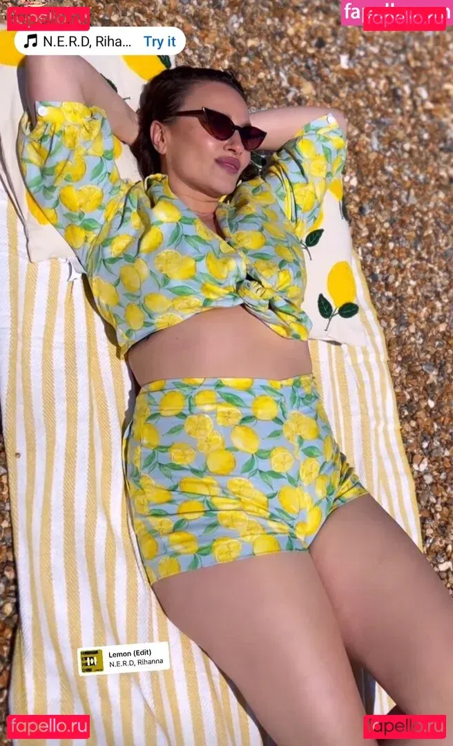 Gizzi Erskine Onlyfans Photo Gallery 