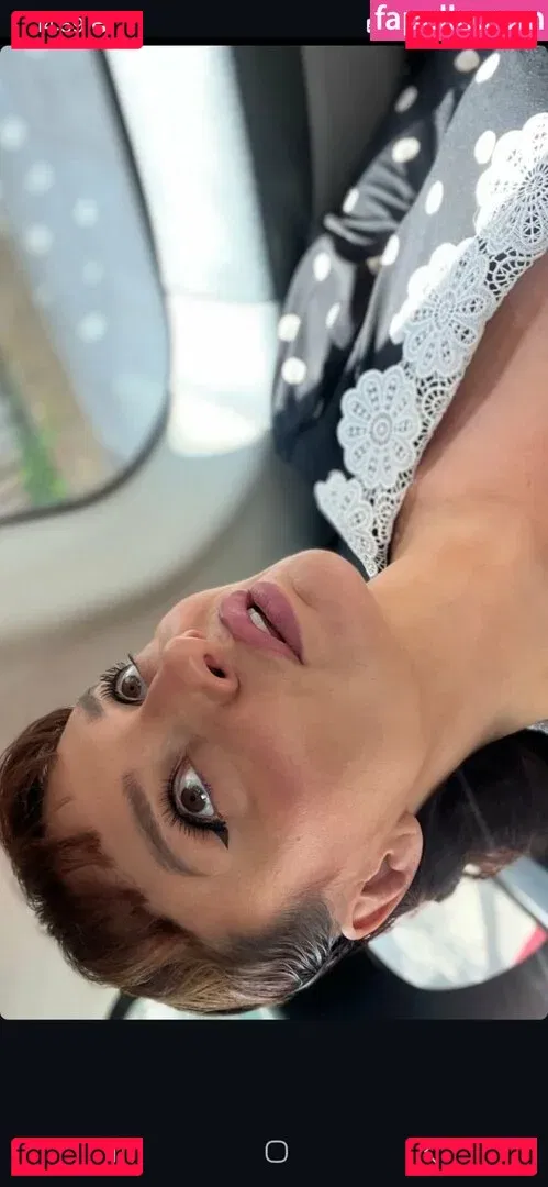 Gizzi Erskine Onlyfans Photo Gallery 
