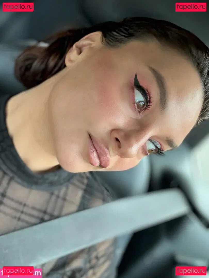 Gizzi Erskine Onlyfans Photo Gallery 