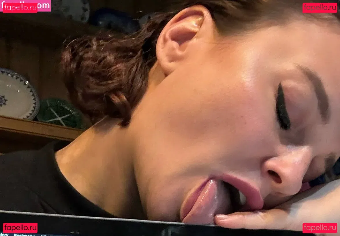 Gizzi Erskine Onlyfans Photo Gallery 