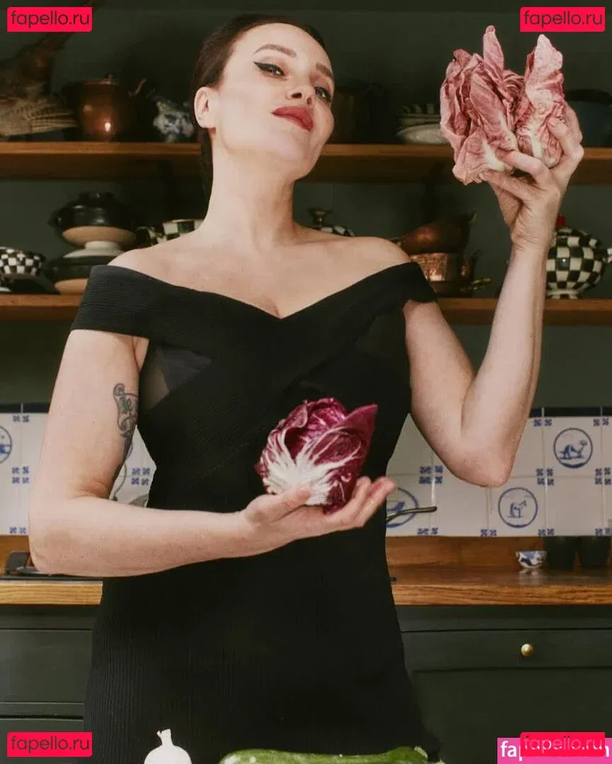 Gizzi Erskine Onlyfans Photo Gallery 