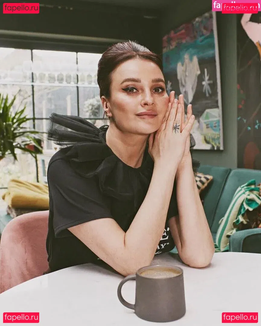 Gizzi Erskine Onlyfans Photo Gallery 