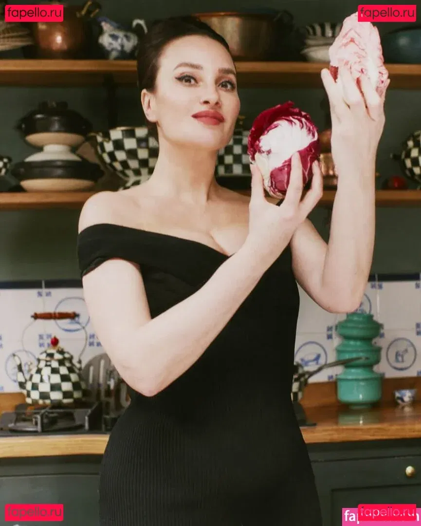Gizzi Erskine Onlyfans Photo Gallery 