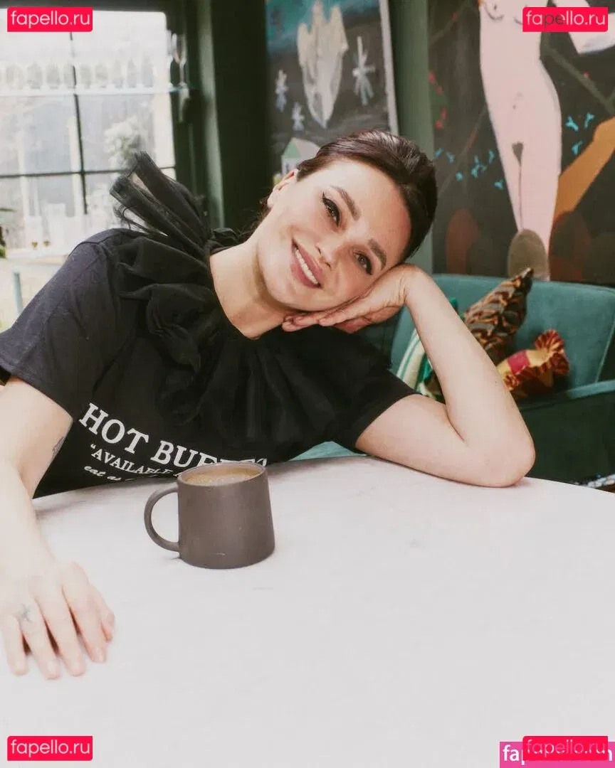 Gizzi Erskine Onlyfans Photo Gallery 