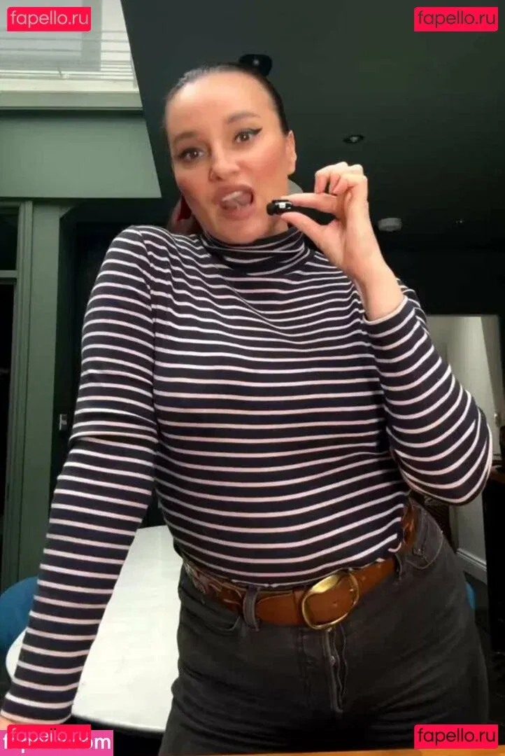 Gizzi Erskine Onlyfans Photo Gallery 