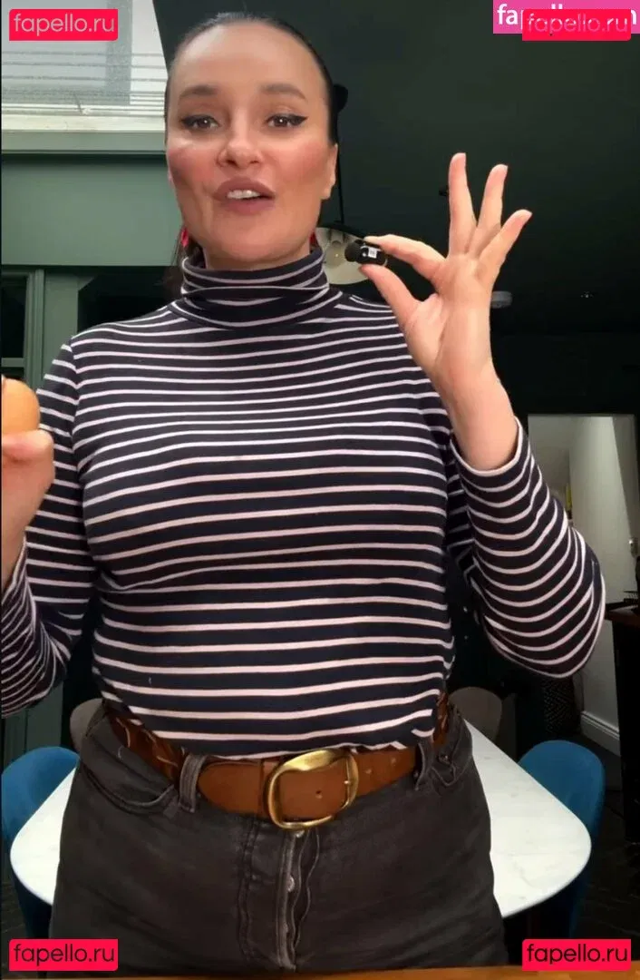 Gizzi Erskine Onlyfans Photo Gallery 