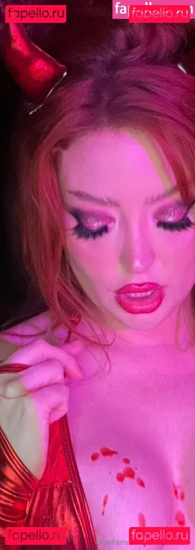 kellykirstein Onlyfans Photo Gallery 