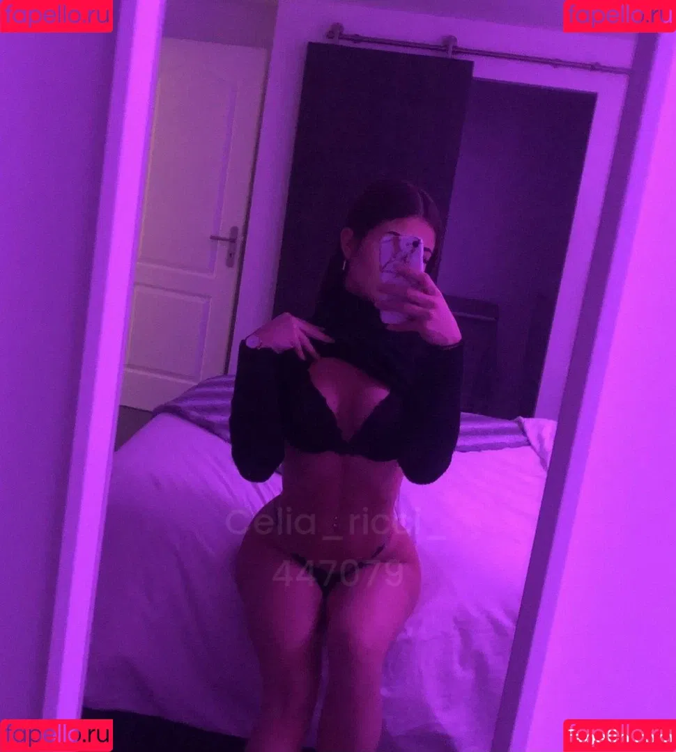 Célia Onlyfans Photo Gallery 