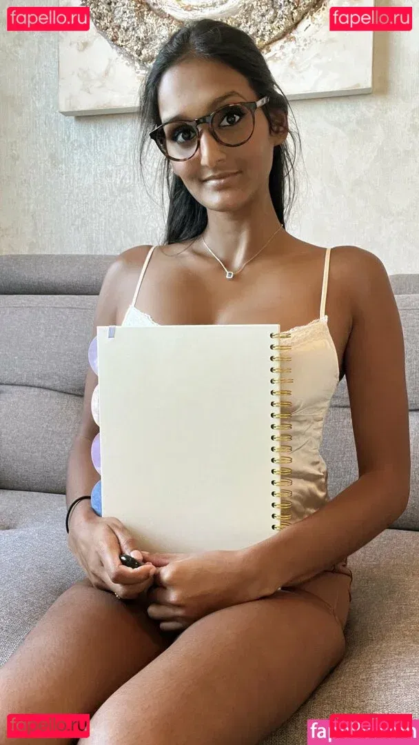 Célia Onlyfans Photo Gallery 