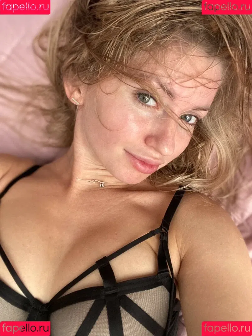 vikkytheone Onlyfans Photo Gallery 