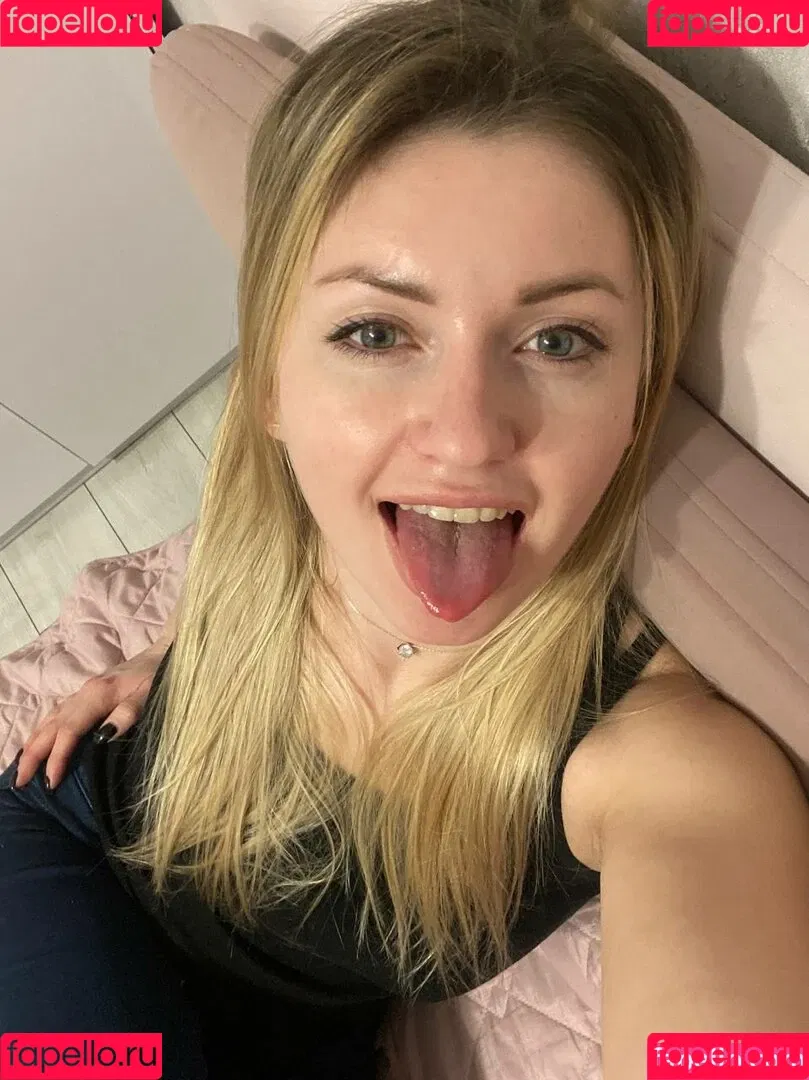 vikkytheone Onlyfans Photo Gallery 