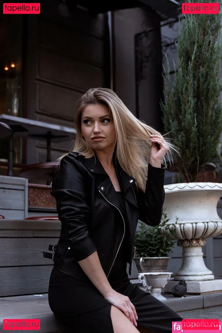 vikkytheone Onlyfans Photo Gallery 