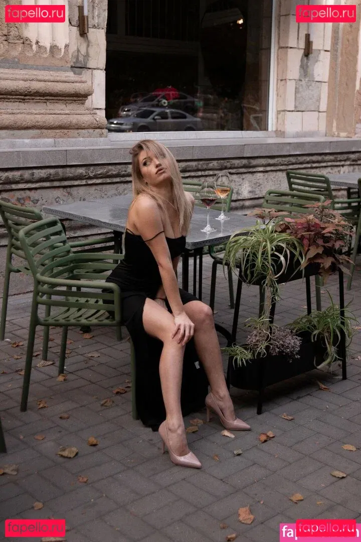 vikkytheone Onlyfans Photo Gallery 