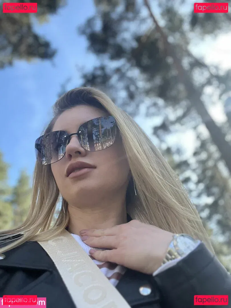 vikkytheone Onlyfans Photo Gallery 