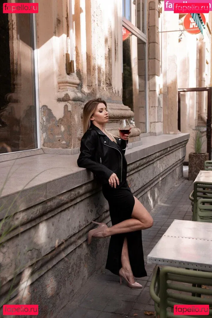 vikkytheone Onlyfans Photo Gallery 