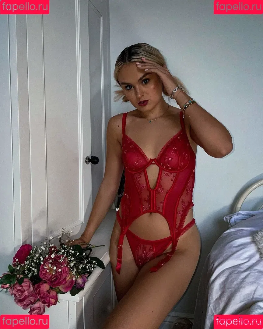 Misha Grimes Onlyfans Photo Gallery 
